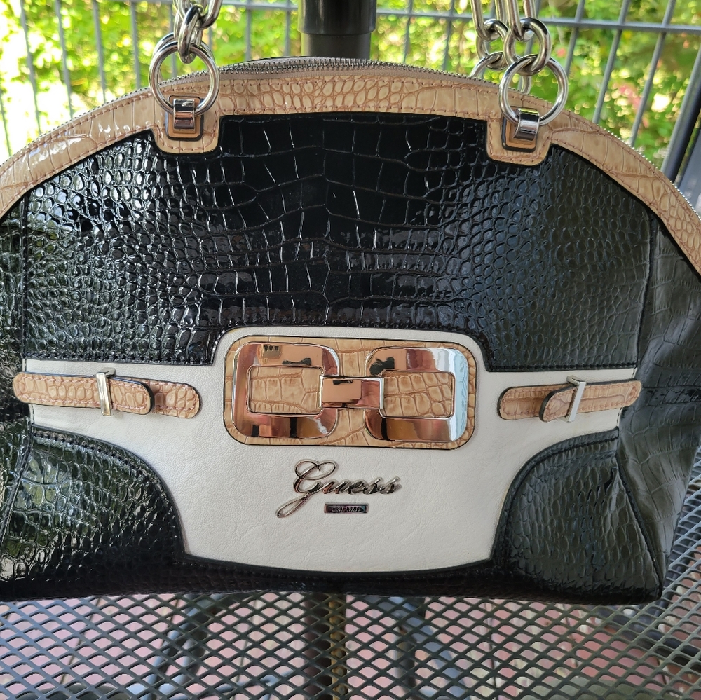 GUESS handbag - Picture 2 of 11